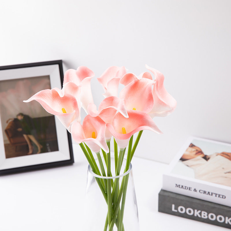 Elegant Calla Flowers Decor