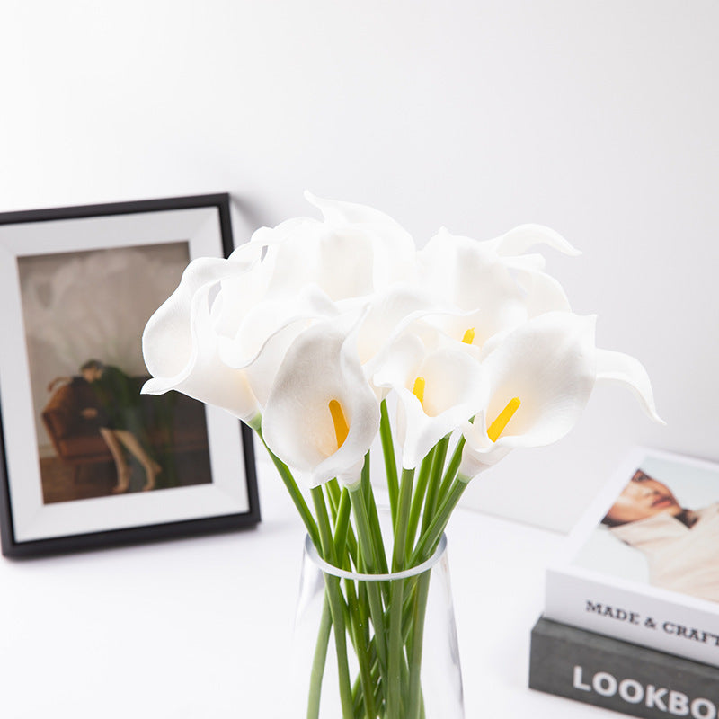 Elegant Calla Flowers Decor